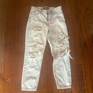 Good condition light wash aeropastale mom jeans. Size 0, ripped